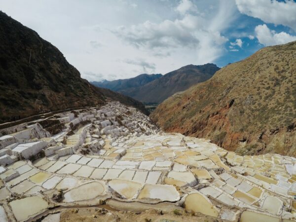 mountain during daytime